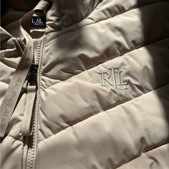 Ralph Lauren Tan Puffer Vest in a size Medium. - Picture 4 of 6